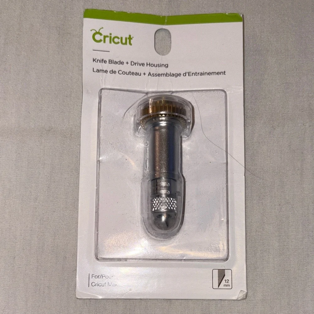 Cricut Premium Carbide Blade with Silver Housing for Balsa Wood, Leather